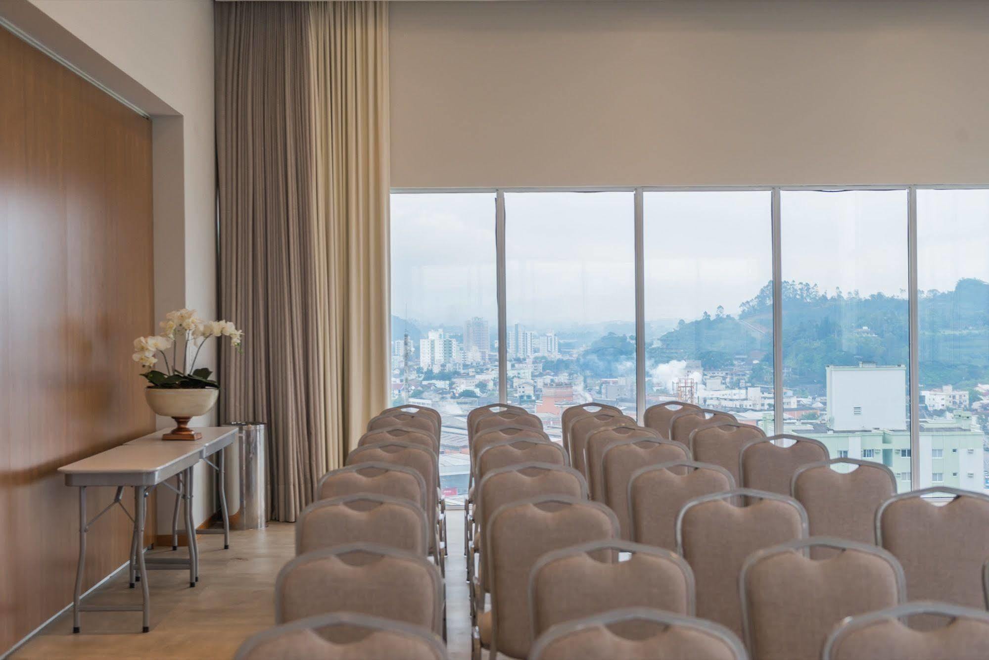 Tri Hotel Executive Brusque Ngoại thất bức ảnh